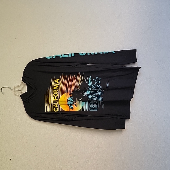 HUSTLE hoodie long sleeves tee size Medium logo front CALIFORNIA REPUBLIC - Picture 2 of 14